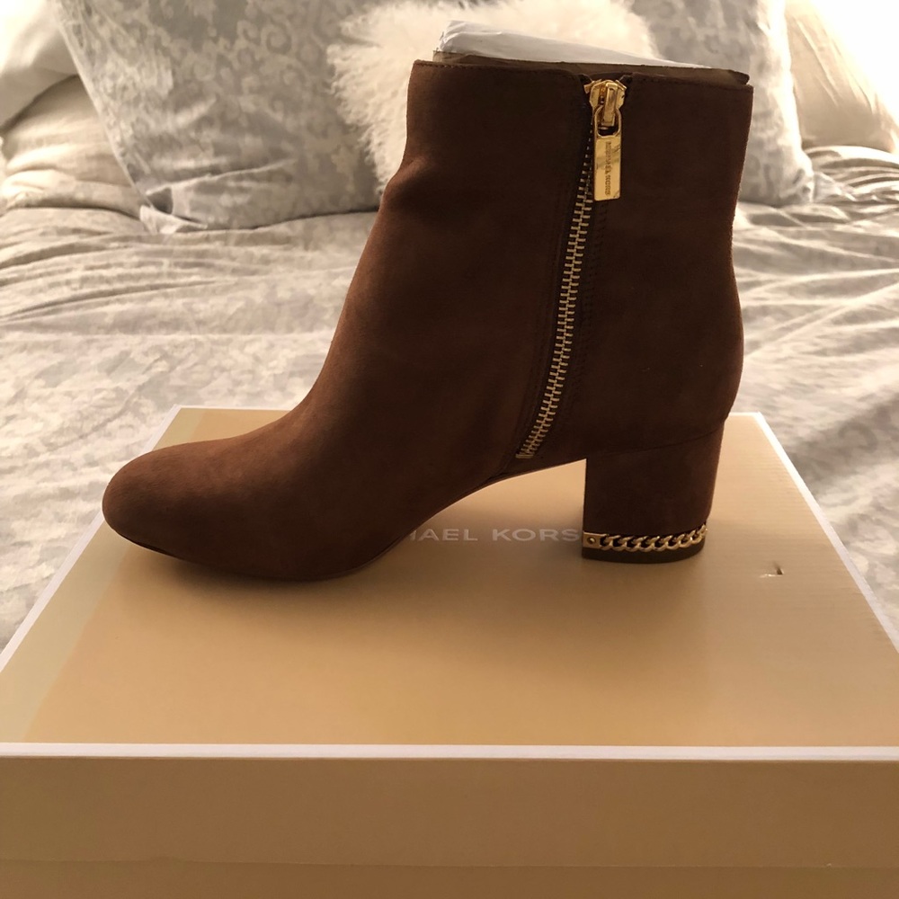 BRAND NEW Michael Kors brown suede booties